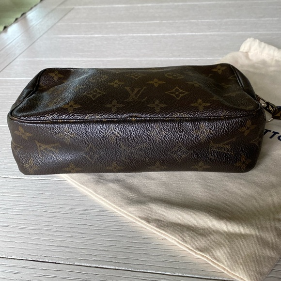 Louis Vuitton vintage Monogram Trousse Toilette 23, wristlet and dust cover - Picture 5 of 15